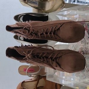 Breckelle's high hell boots
